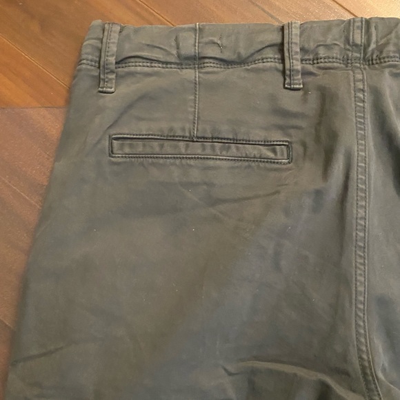 GAP slim fit chino pant - 32 x 30 - Picture 3 of 7